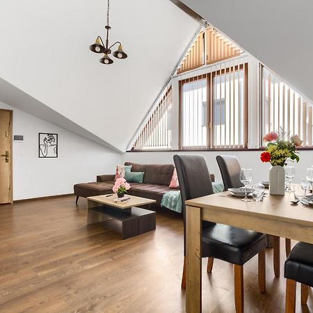 Ari Central Grand Apartments - Luxurious Stay Arad Exteriör bild