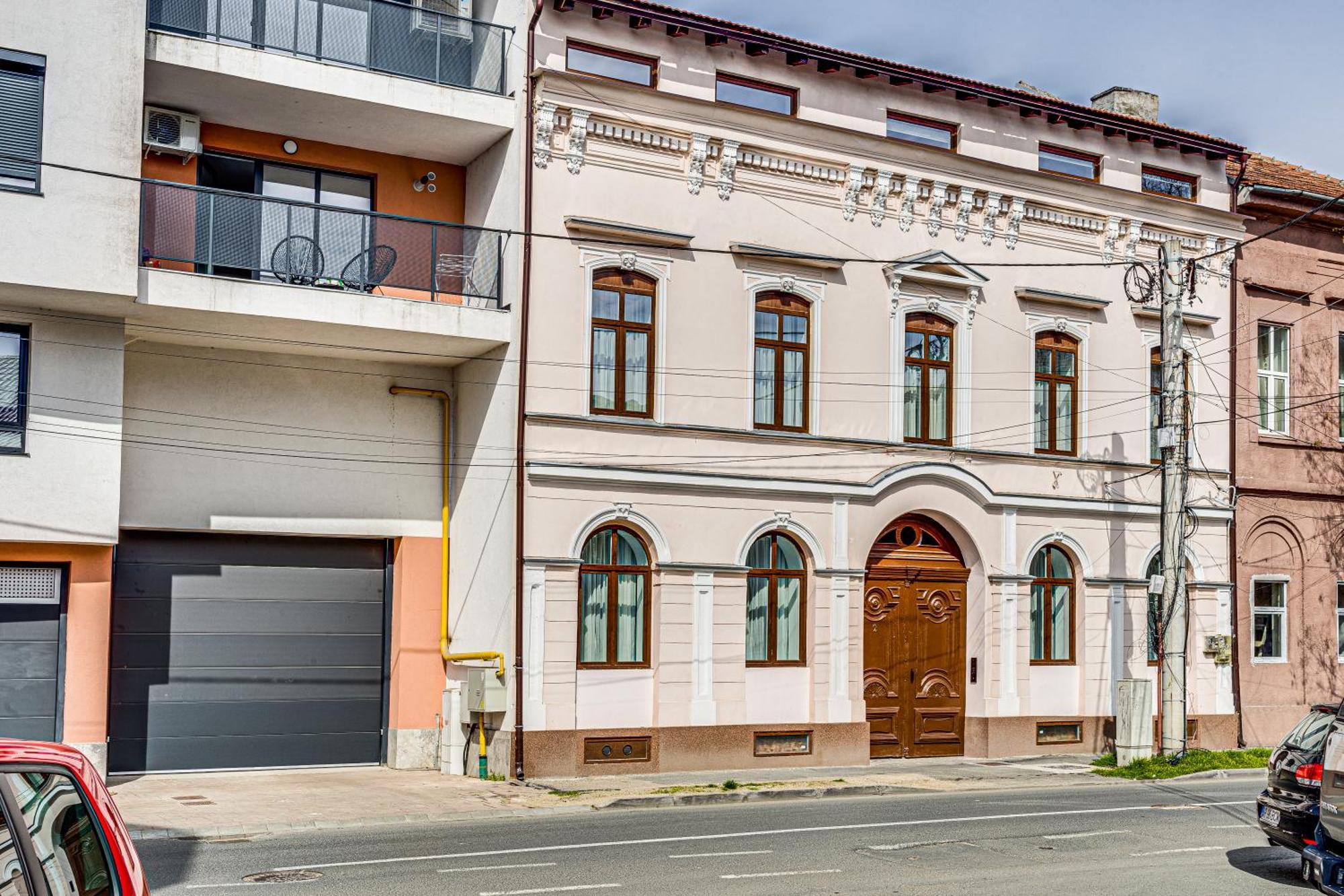 Ari Central Grand Apartments - Luxurious Stay Arad Exteriör bild