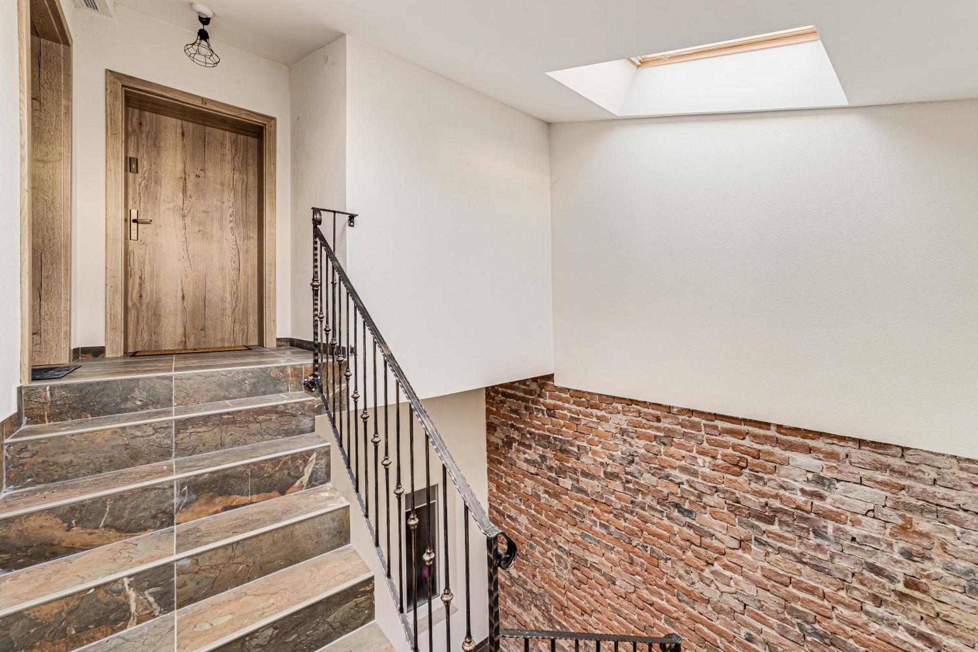 Ari Central Grand Apartments - Luxurious Stay Arad Exteriör bild
