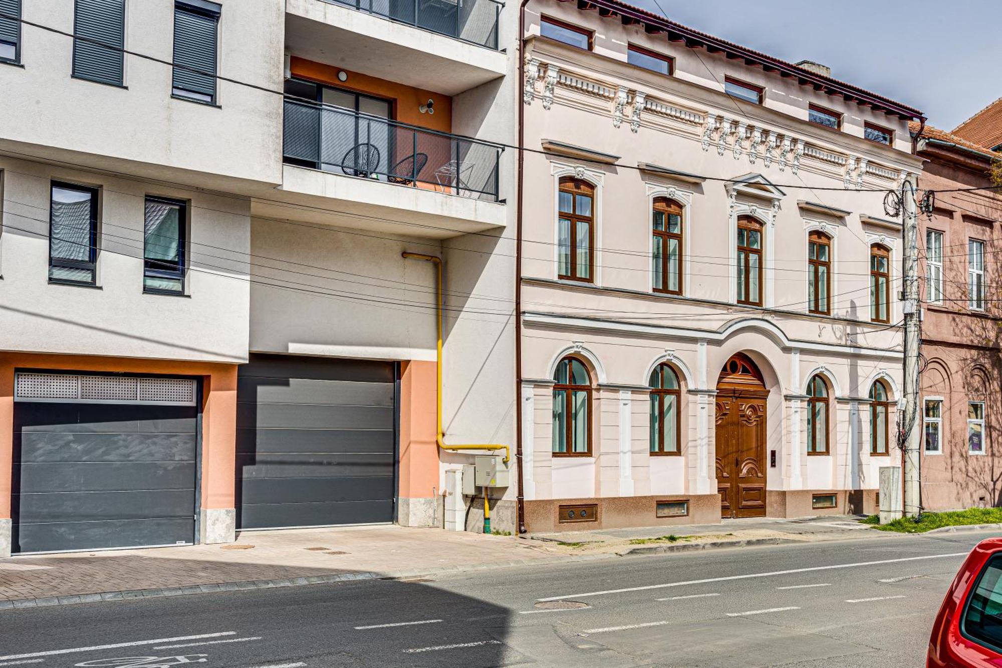 Ari Central Grand Apartments - Luxurious Stay Arad Exteriör bild