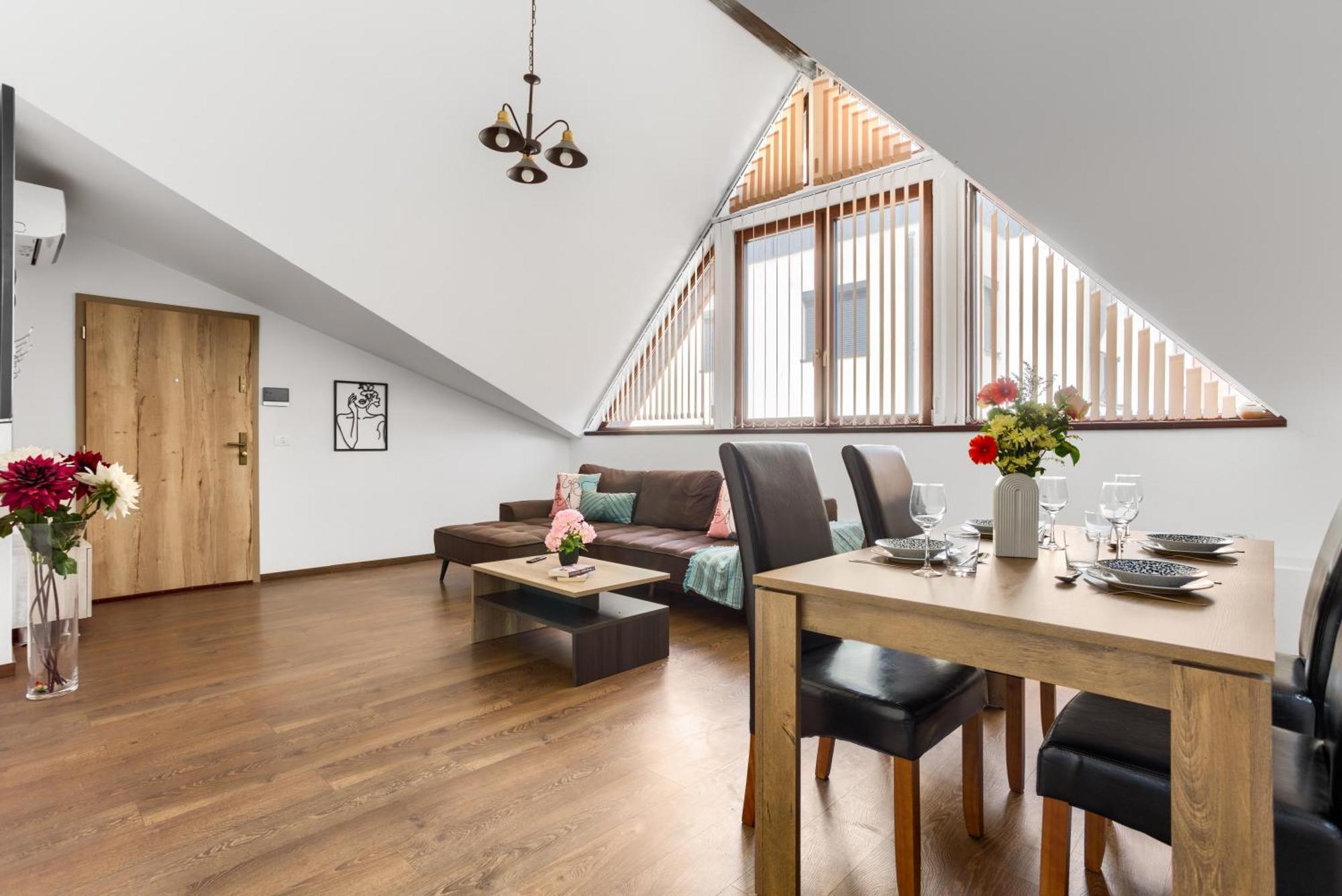 Ari Central Grand Apartments - Luxurious Stay Arad Exteriör bild