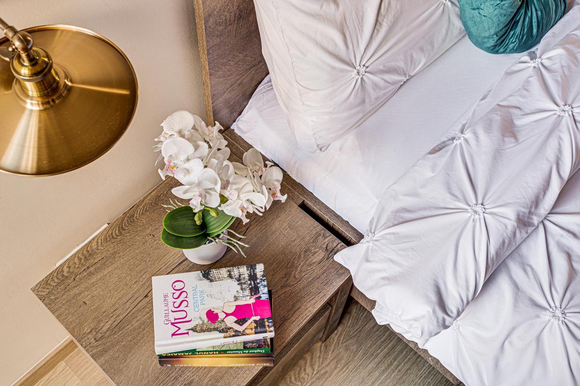 Ari Central Grand Apartments - Luxurious Stay Arad Exteriör bild