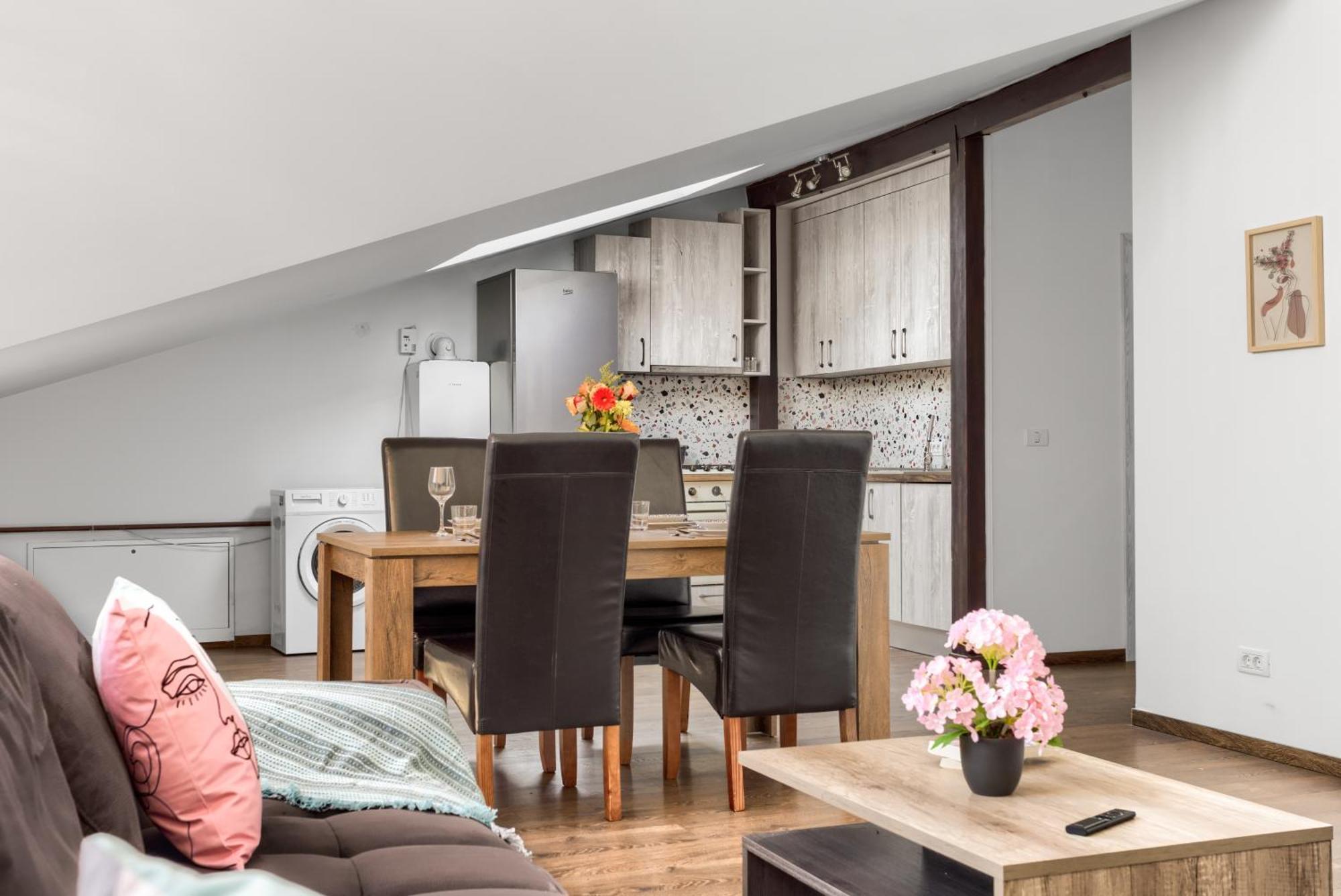 Ari Central Grand Apartments - Luxurious Stay Arad Exteriör bild
