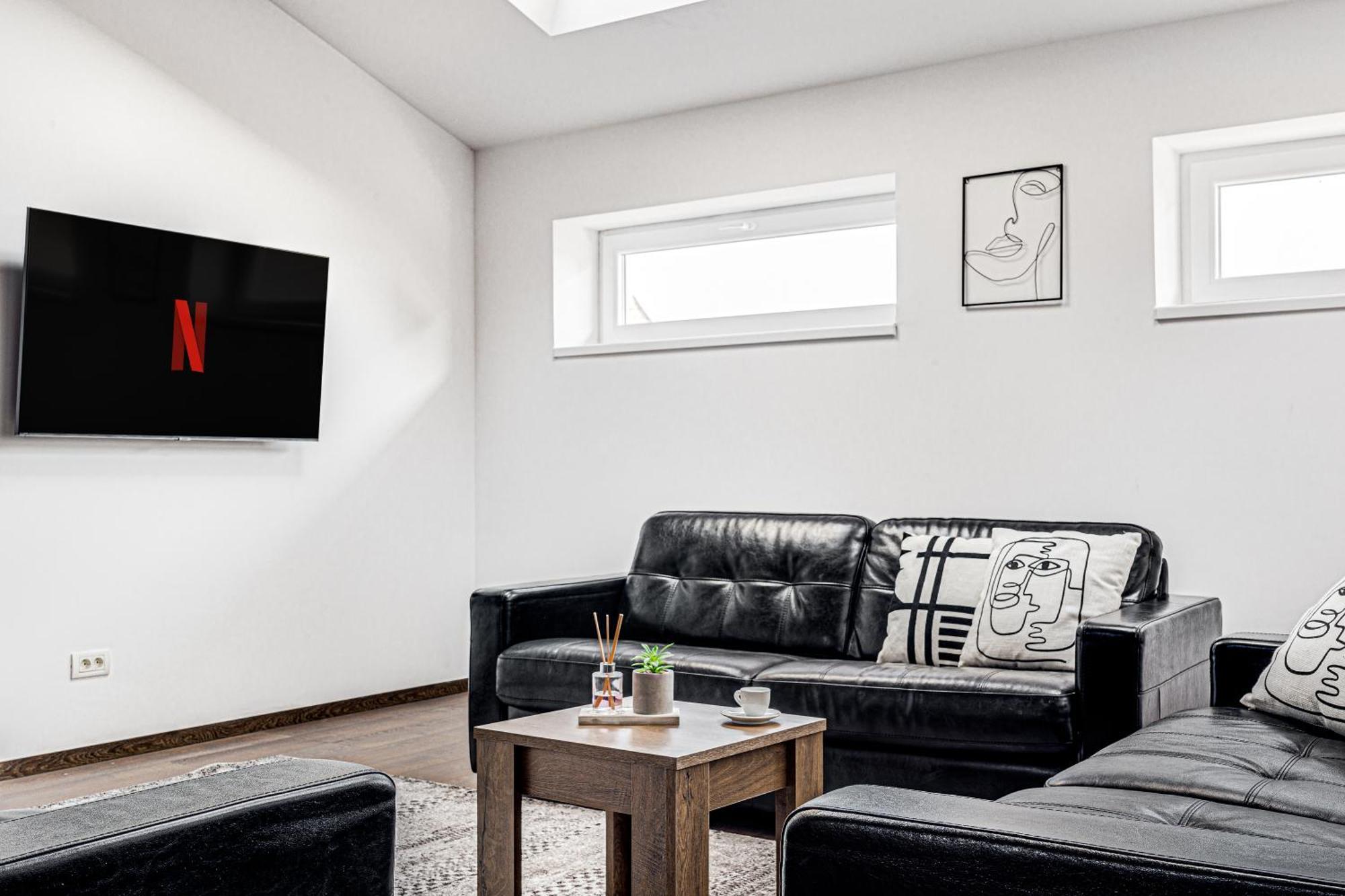 Ari Central Grand Apartments - Luxurious Stay Arad Exteriör bild