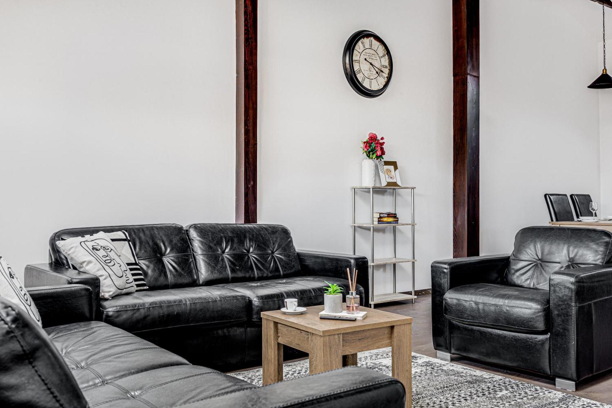 Ari Central Grand Apartments - Luxurious Stay Arad Exteriör bild