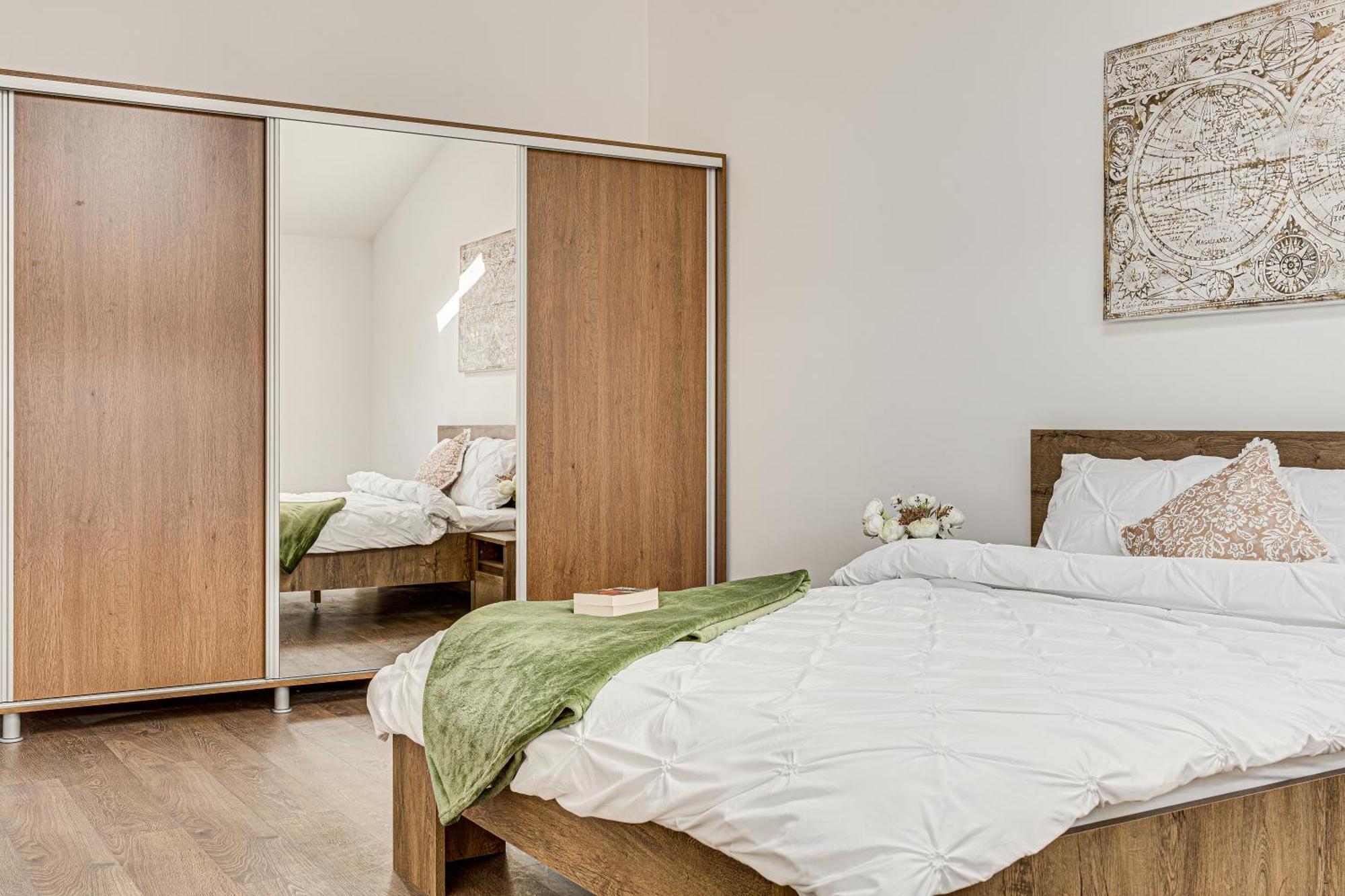 Ari Central Grand Apartments - Luxurious Stay Arad Exteriör bild