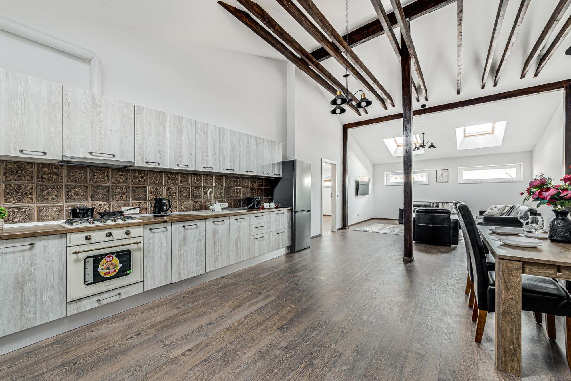 Ari Central Grand Apartments - Luxurious Stay Arad Exteriör bild