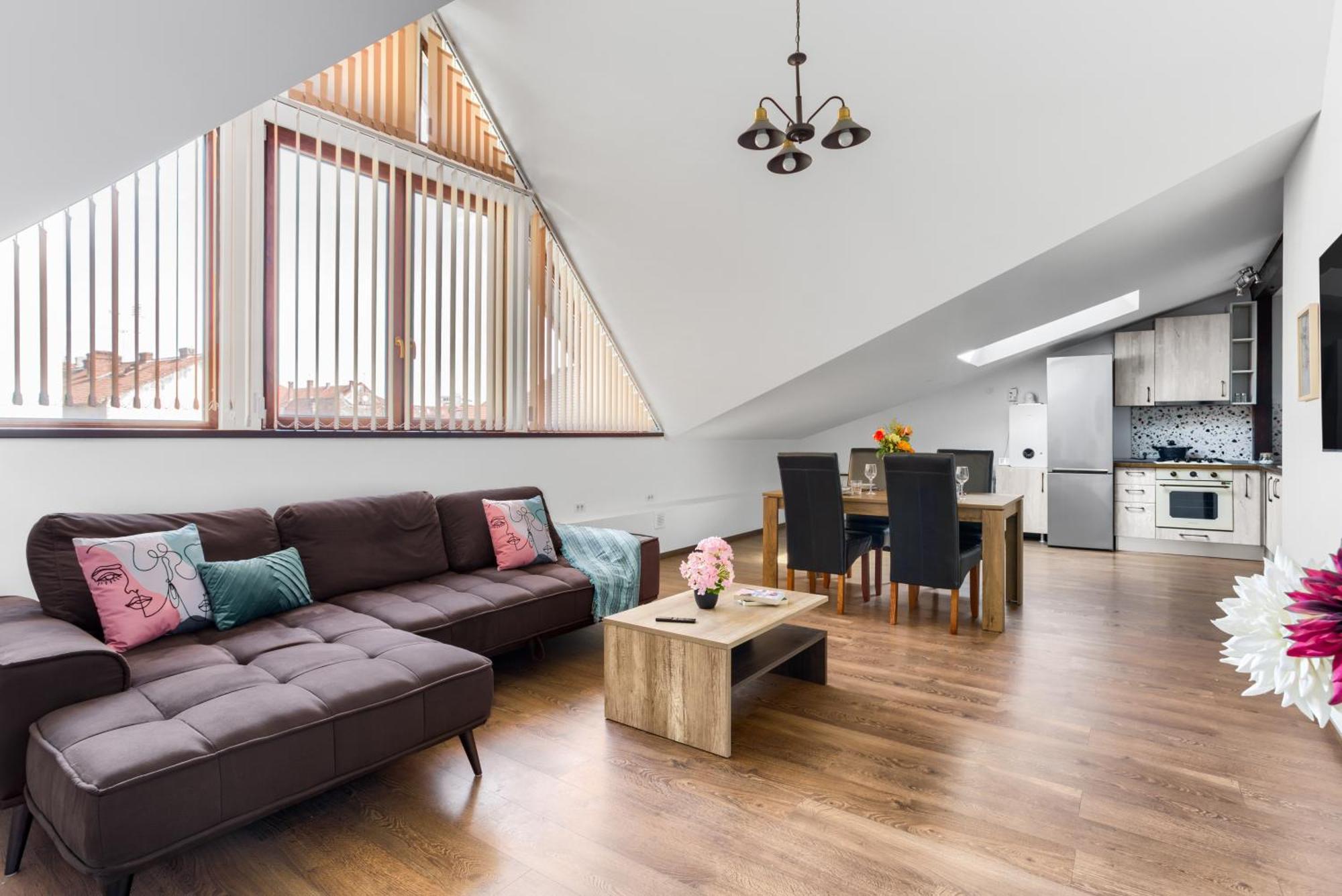 Ari Central Grand Apartments - Luxurious Stay Arad Exteriör bild