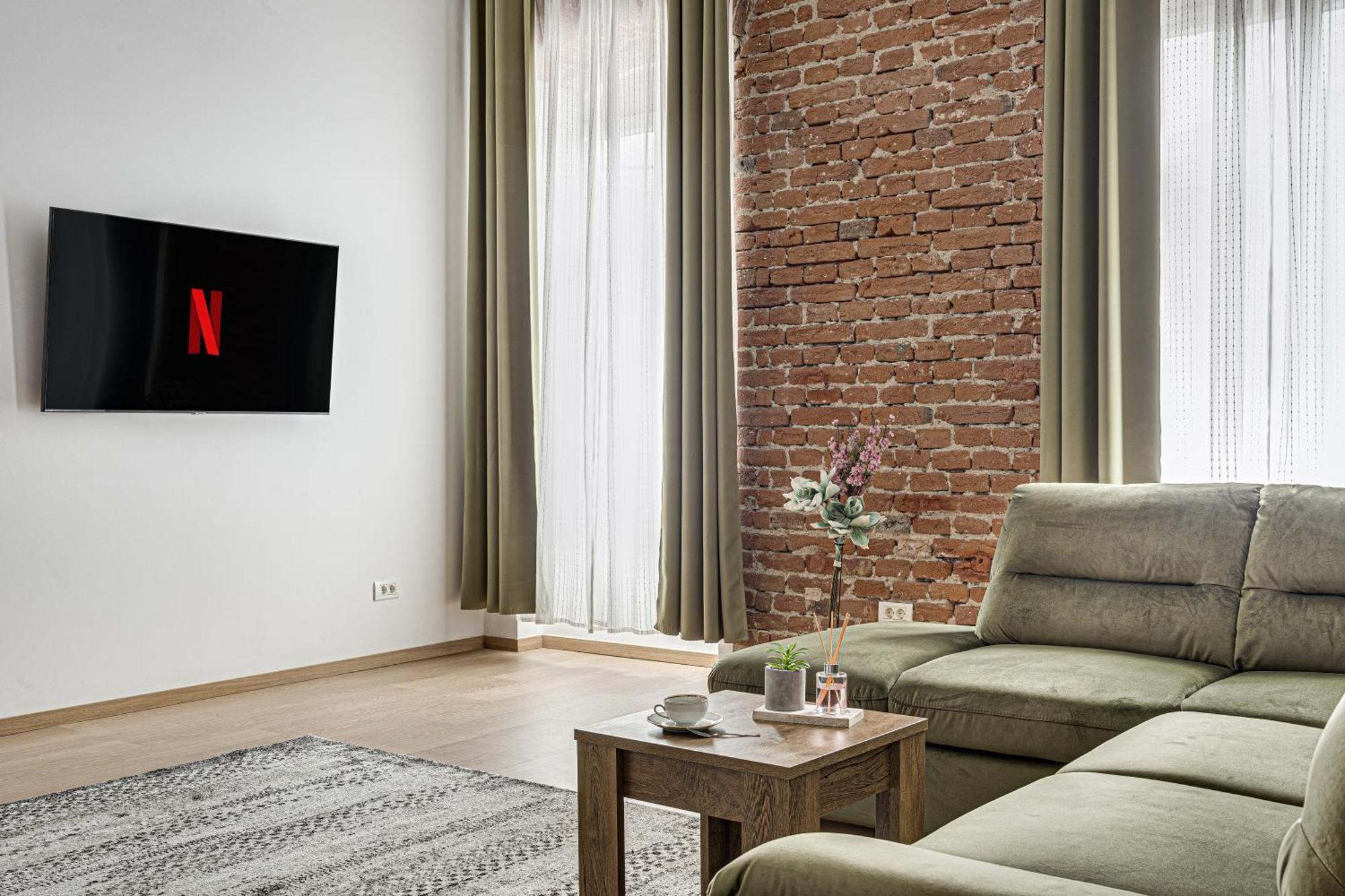 Ari Central Grand Apartments - Luxurious Stay Arad Exteriör bild